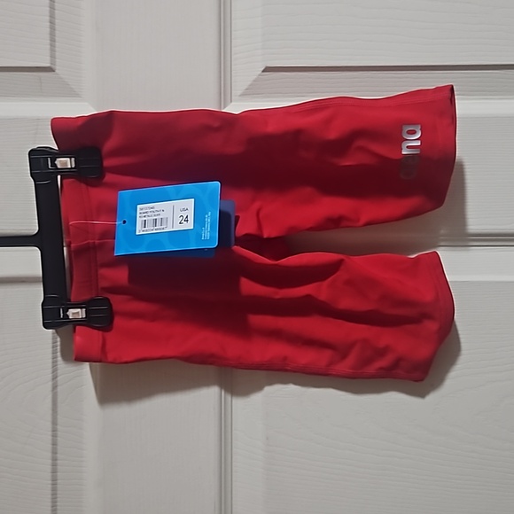 arena Boys' Board Jammer SWIMSUIT: RED: NEW WITH TAGS: SIZE 24 - Picture 2 of 11